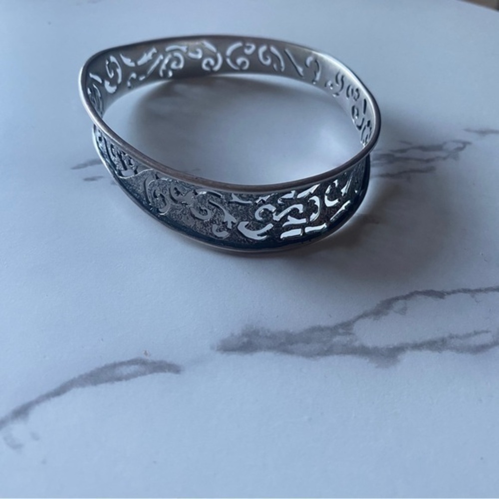 Silpada Retired Sterling Silver Bangle Bracelet B2082